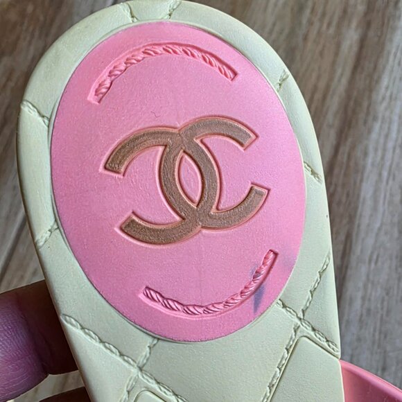 Chanel Barbie-Pink Rubber Camellia Flower Sandals Eur. 40 - Picture 11 of 13